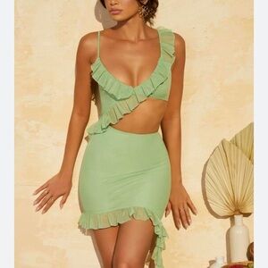 UK 10/US6. Please see the size chart :)